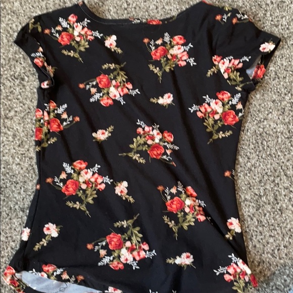 Floral t - Picture 2 of 2